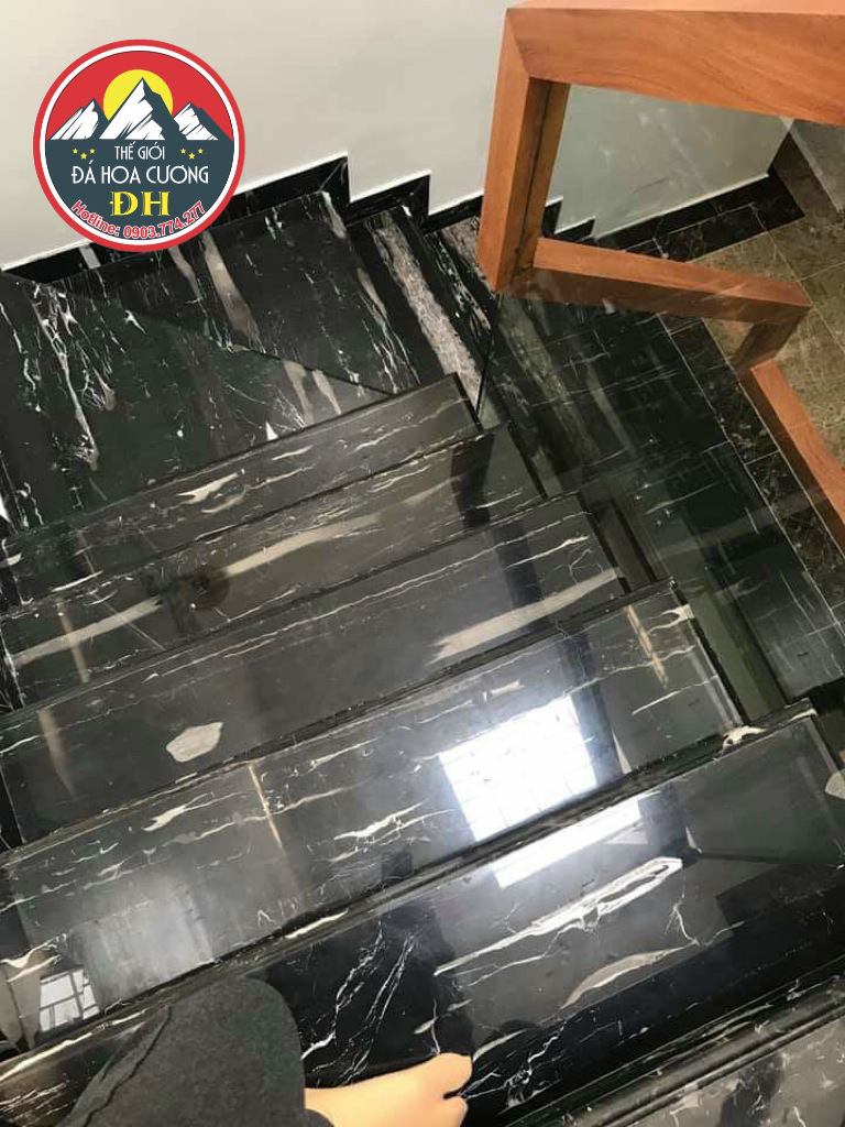 Đá marble đen hoàng gia 